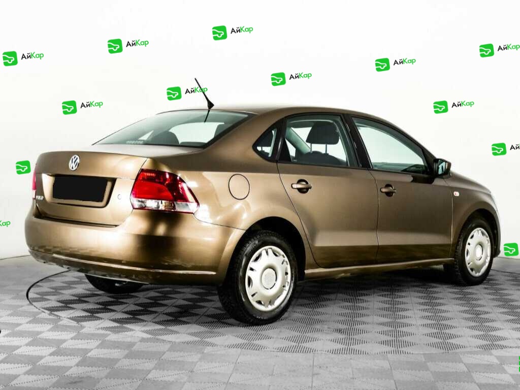 Volkswagen Polo с пробегом — 2015 год. Фото: #4