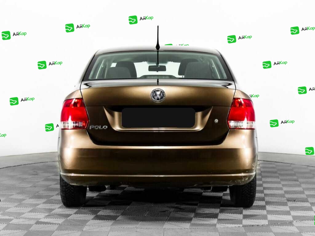Volkswagen Polo с пробегом — 2015 год. Фото: #5