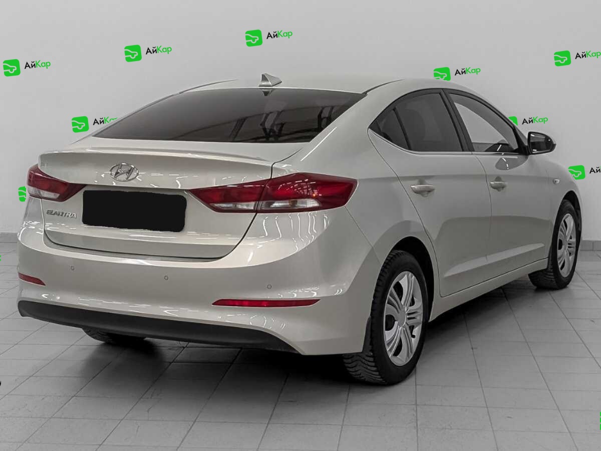 Hyundai Elantra с пробегом — 2017 год. Фото: #4