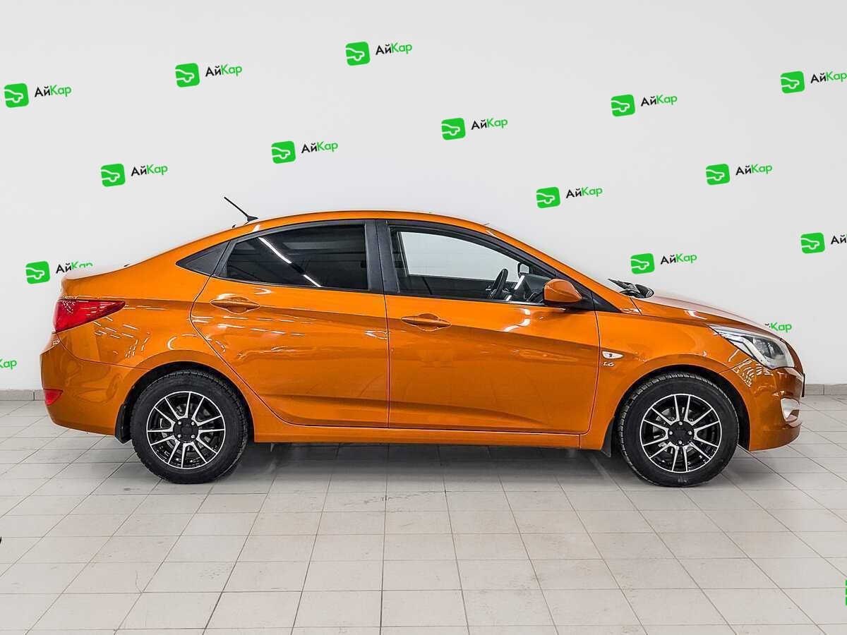 Hyundai Solaris с пробегом — 2015 год. Фото: #3