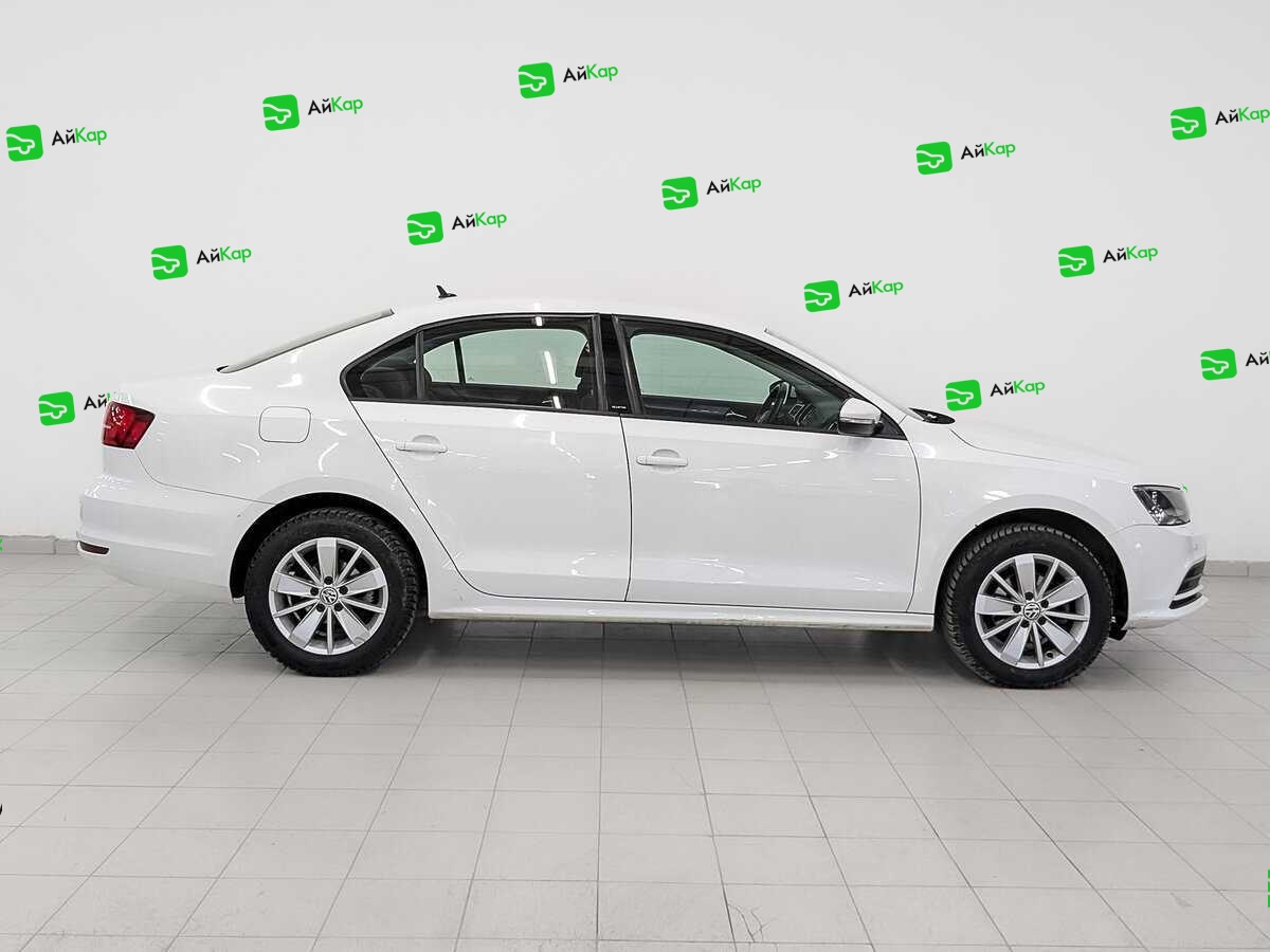 Volkswagen Jetta с пробегом — 2016 год. Фото: #3