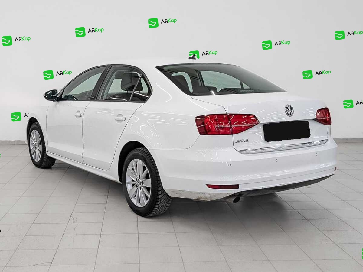 Volkswagen Jetta с пробегом — 2016 год. Фото: #6