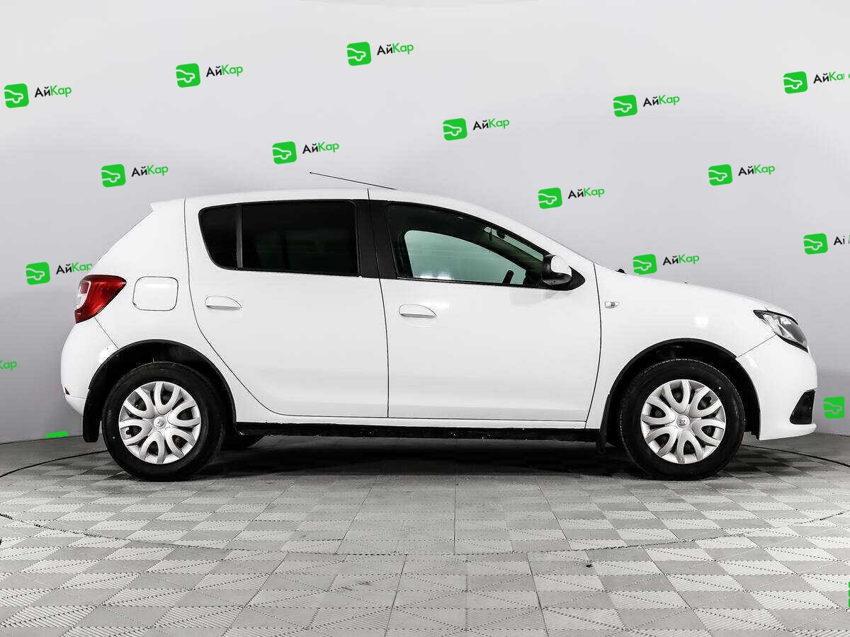 Renault Sandero с пробегом — 2017 год. Фото: #3