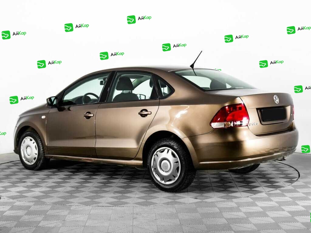 Volkswagen Polo с пробегом — 2015 год. Фото: #6