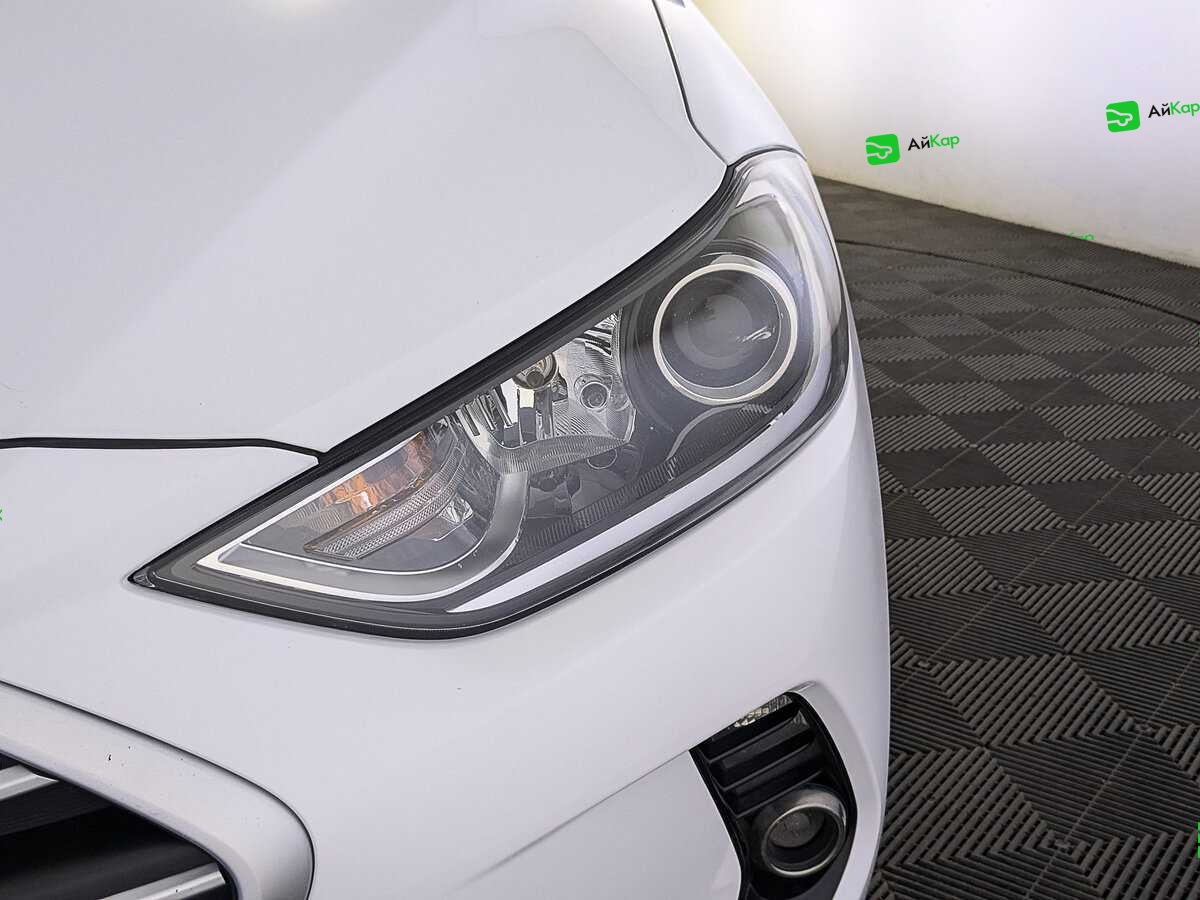 Hyundai Elantra с пробегом — 2018 год. Фото: #10