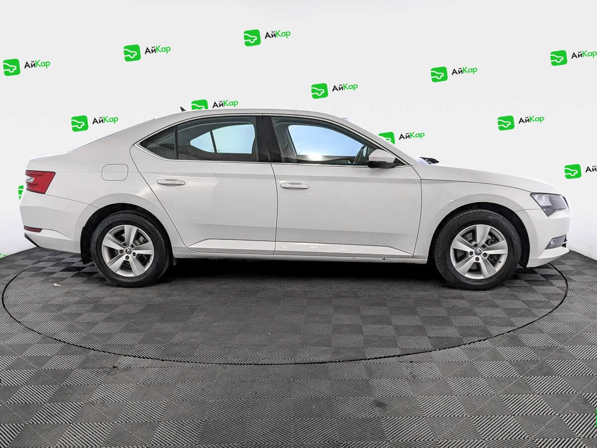 Skoda Superb с пробегом — 2017 год. Фото: #3
