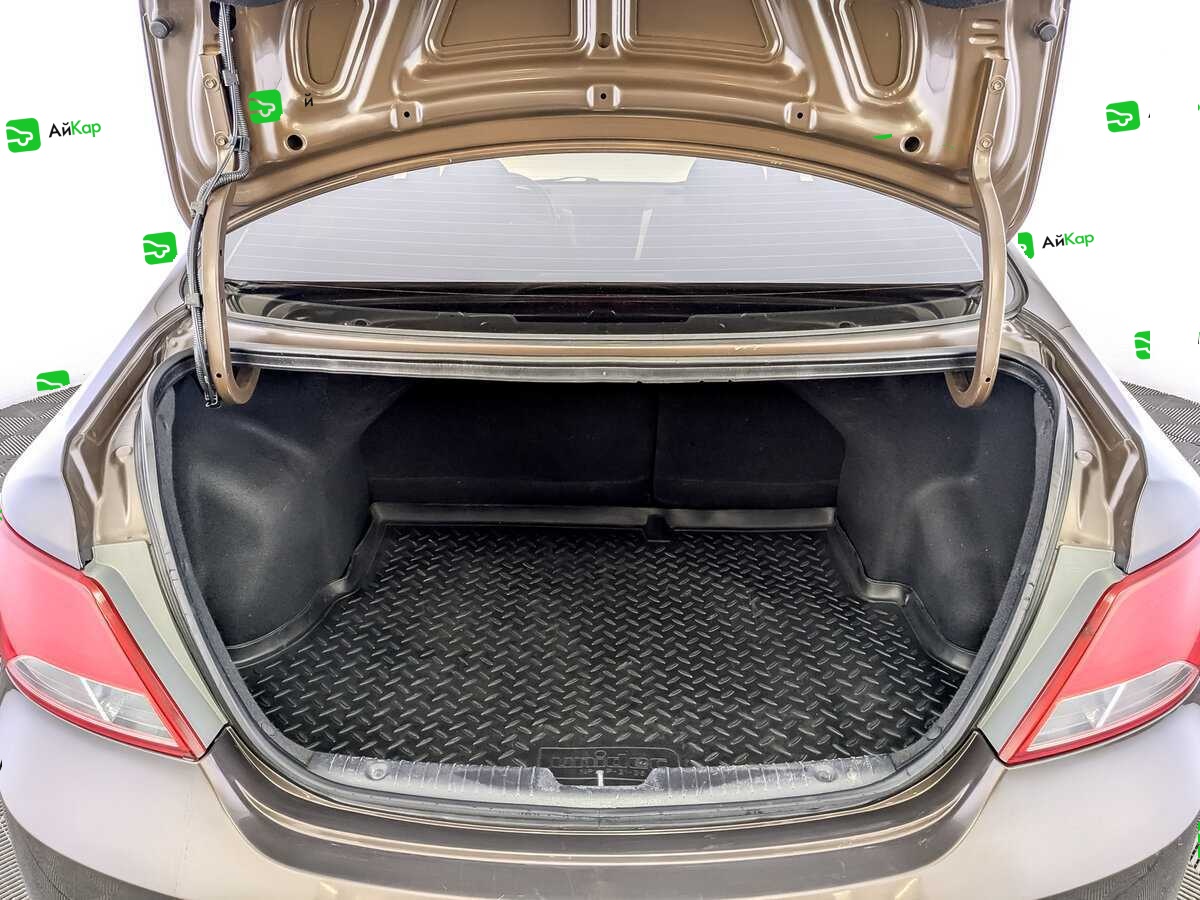 Hyundai Solaris с пробегом — 2016 год. Фото: #9