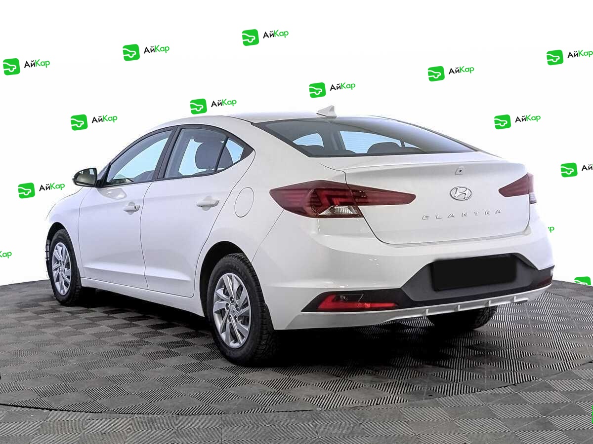 Hyundai Elantra с пробегом — 2019 год. Фото: #6