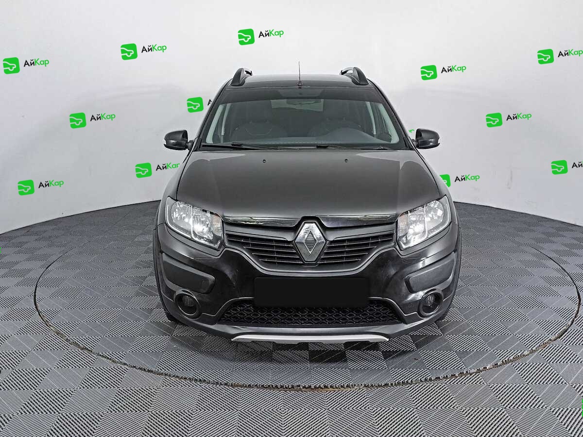Renault Sandero с пробегом — 2016 год. Фото: #1