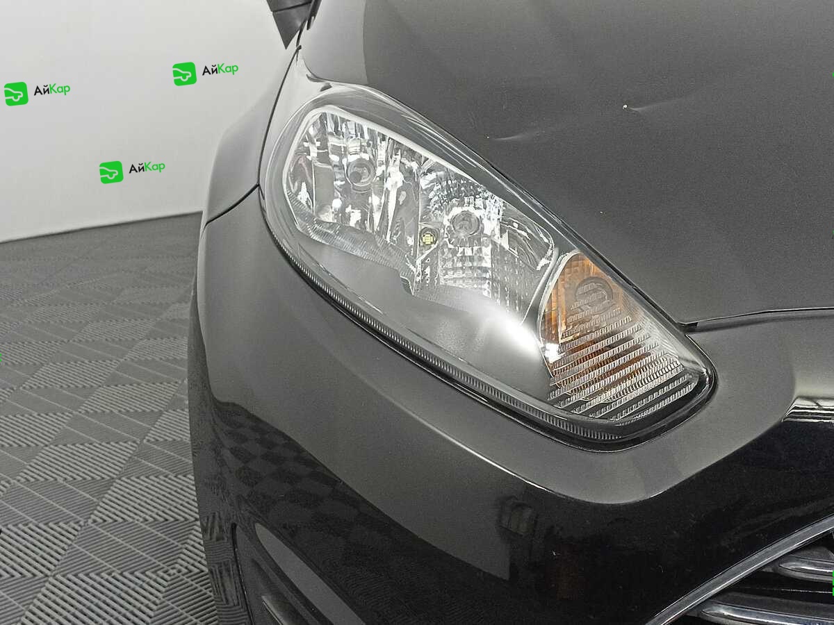 Ford Fiesta с пробегом — 2015 год. Фото: #16