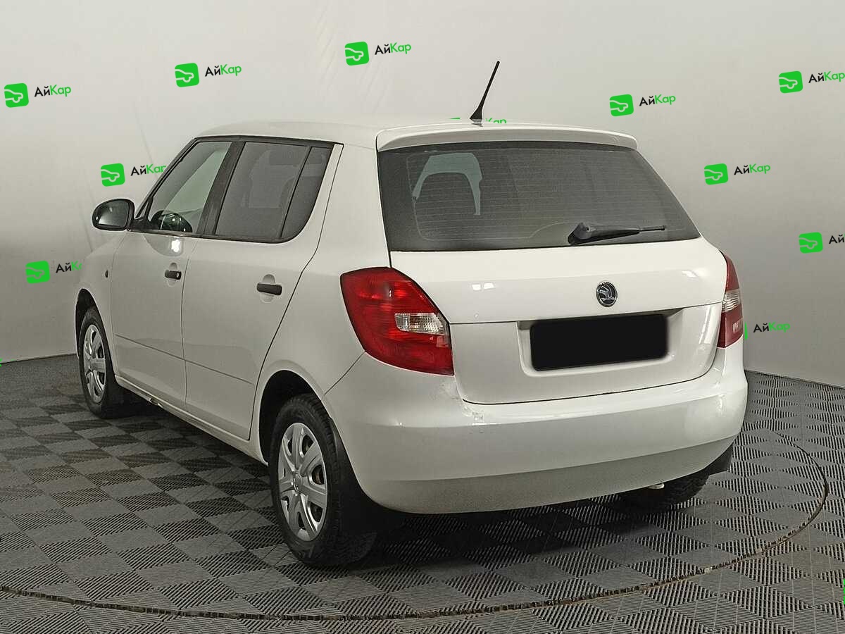 Skoda Fabia с пробегом — 2013 год. Фото: #6