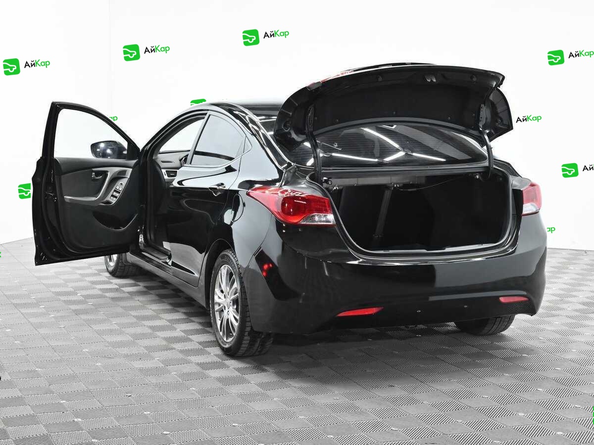 Hyundai Elantra с пробегом — 2012 год. Фото: #4
