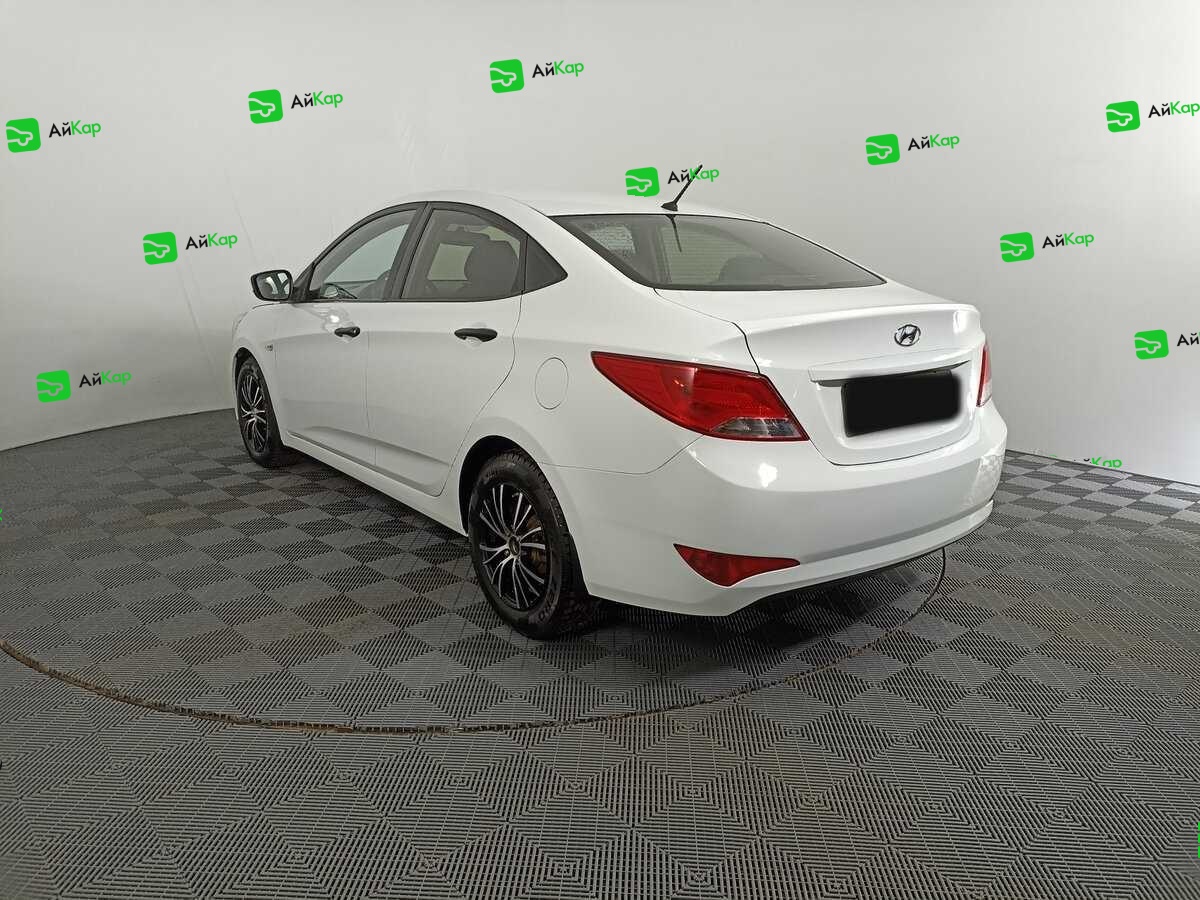 Hyundai Solaris с пробегом — 2015 год. Фото: #6