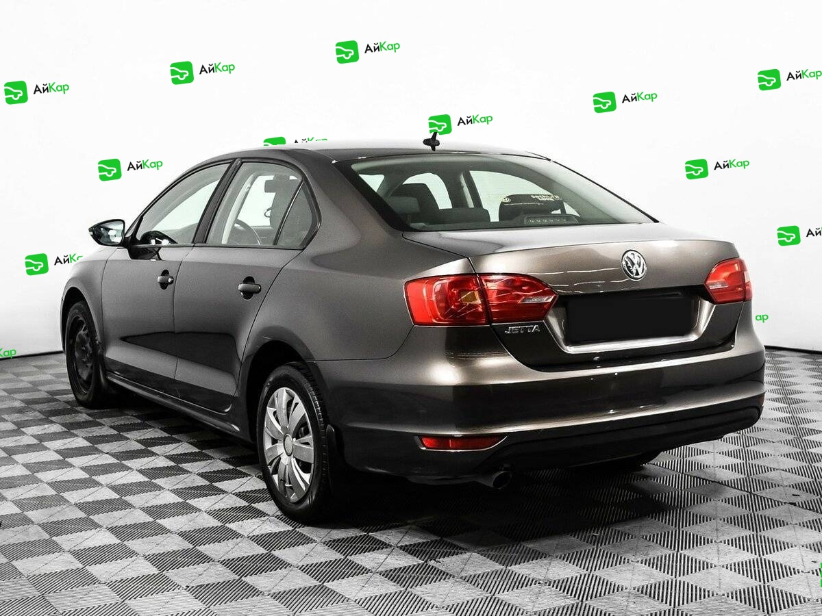 Volkswagen Jetta с пробегом — 2013 год. Фото: #6