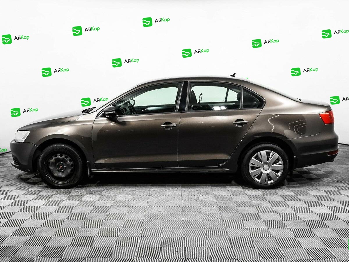 Volkswagen Jetta с пробегом — 2013 год. Фото: #7