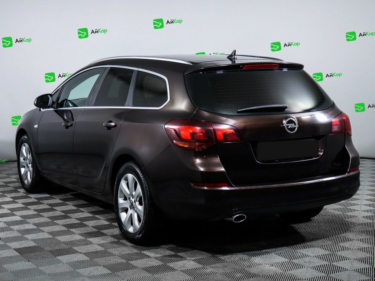 Opel Astra с пробегом — 2012 год. Фото: #5