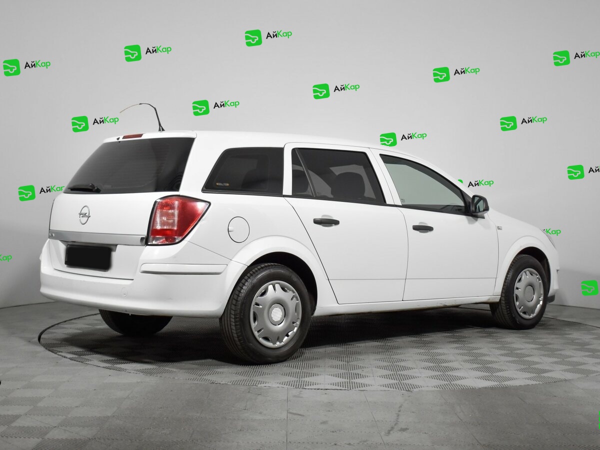 Opel Astra с пробегом — 2013 год. Фото: #4