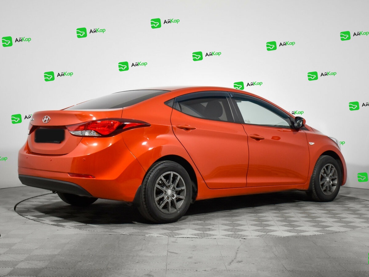 Hyundai Elantra с пробегом — 2015 год. Фото: #4