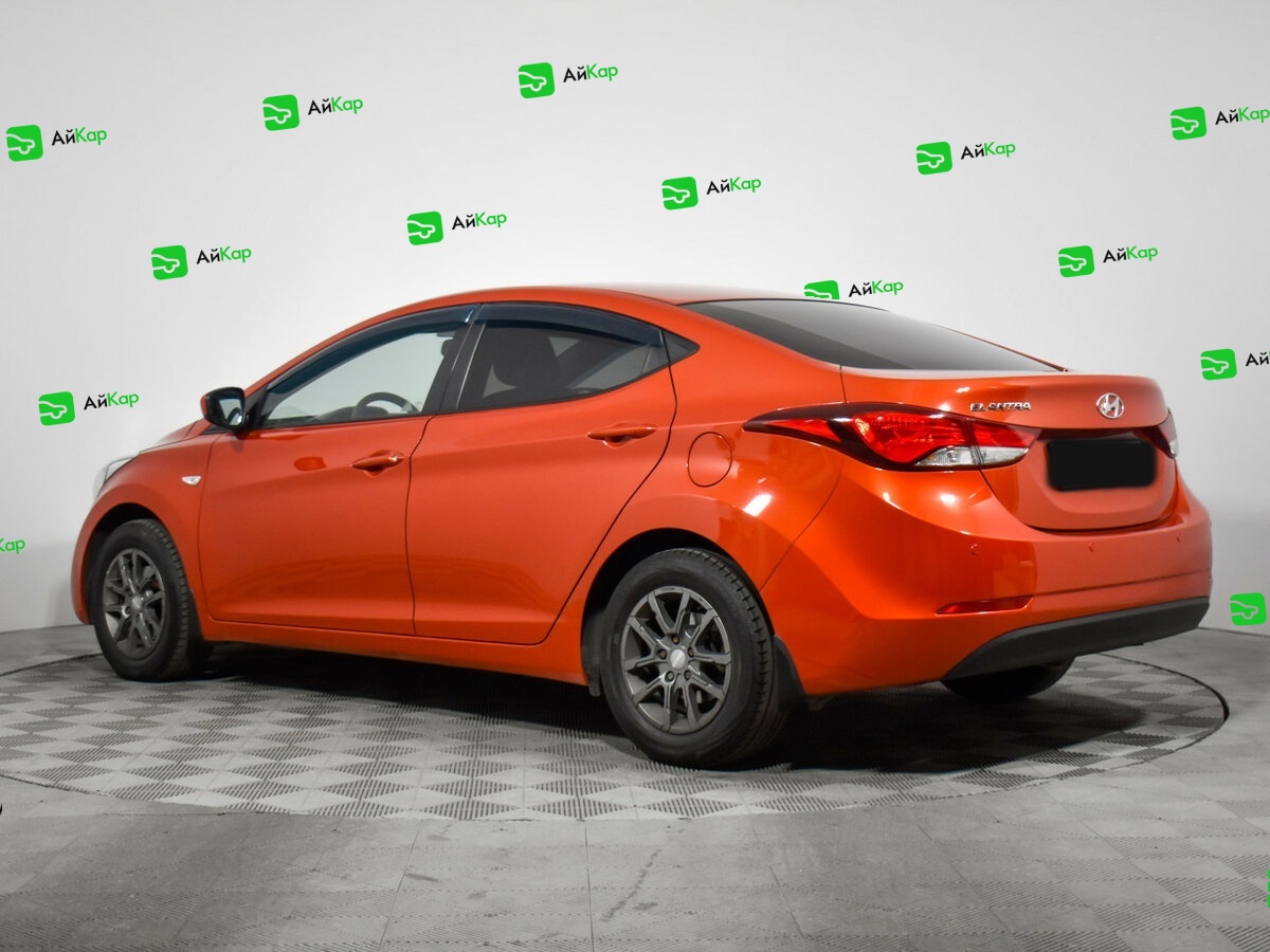 Hyundai Elantra с пробегом — 2015 год. Фото: #6