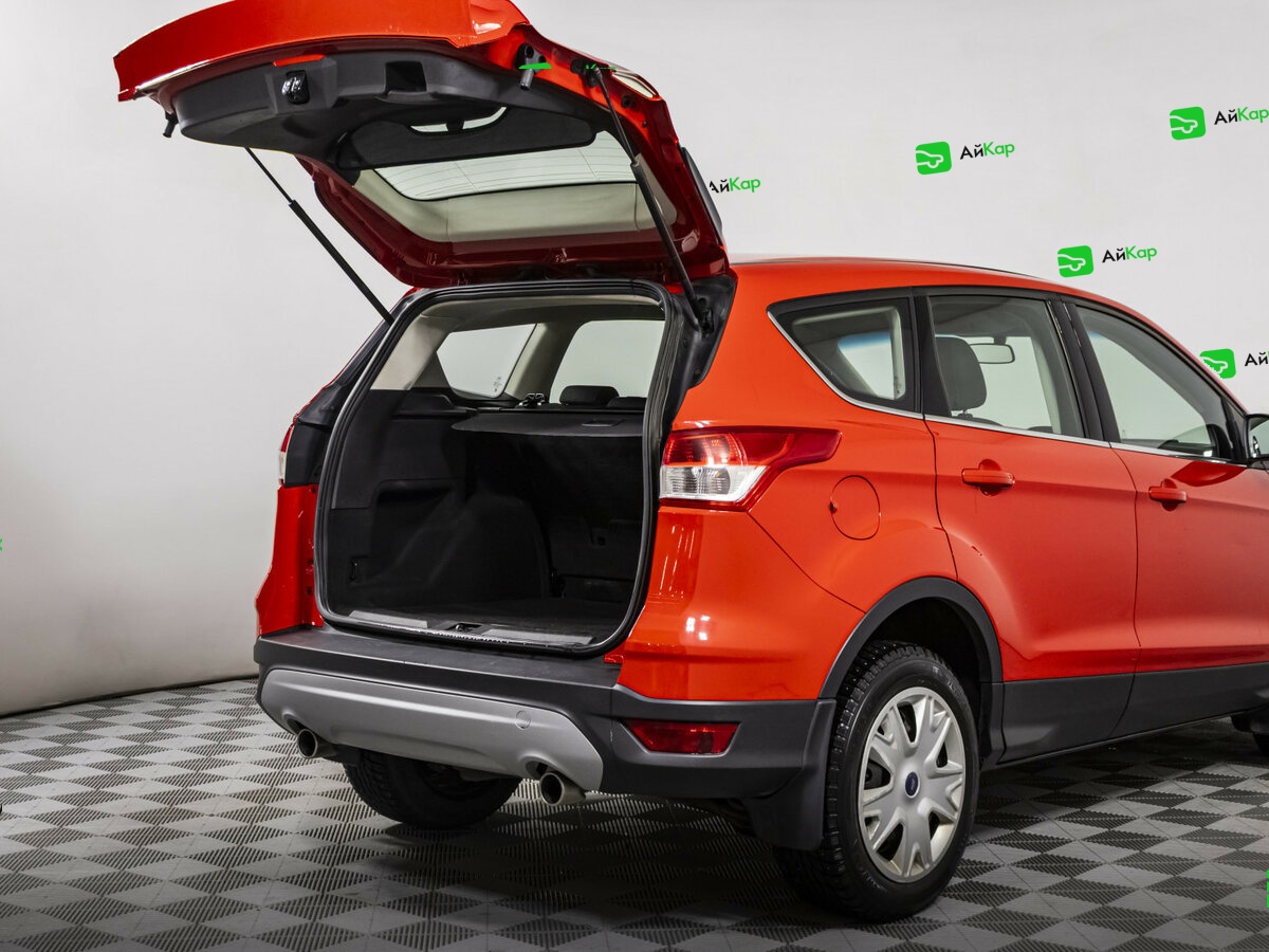 Ford Kuga с пробегом — 2015 год. Фото: #15