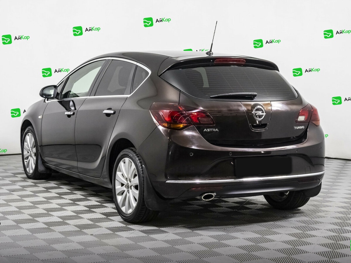 Opel Astra с пробегом — 2013 год. Фото: #6