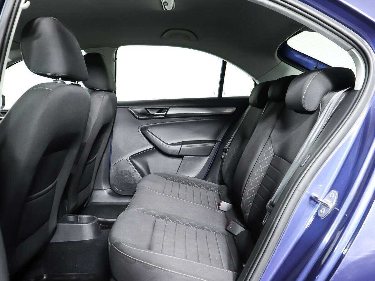 Skoda Rapid с пробегом — 2017 год. Фото: #11