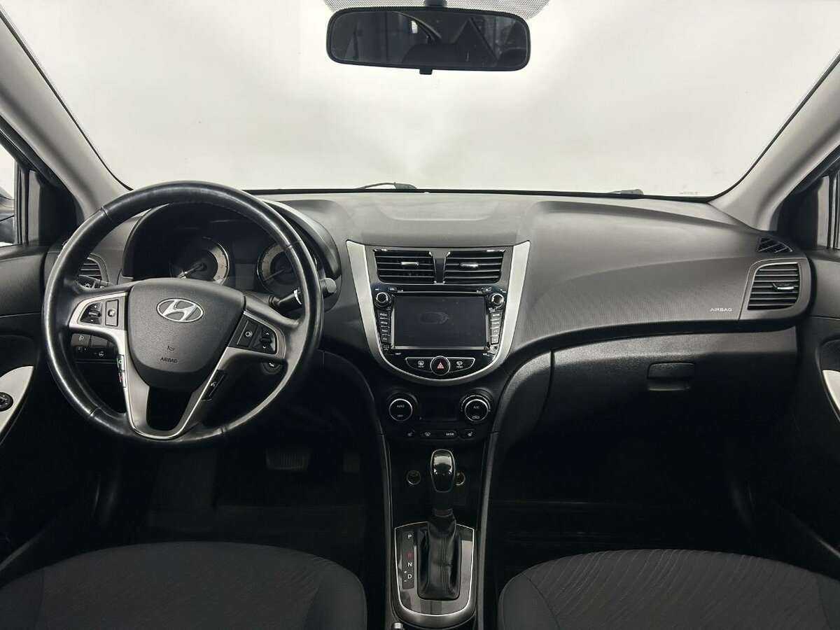 Hyundai Solaris с пробегом — 2015 год. Фото: #6