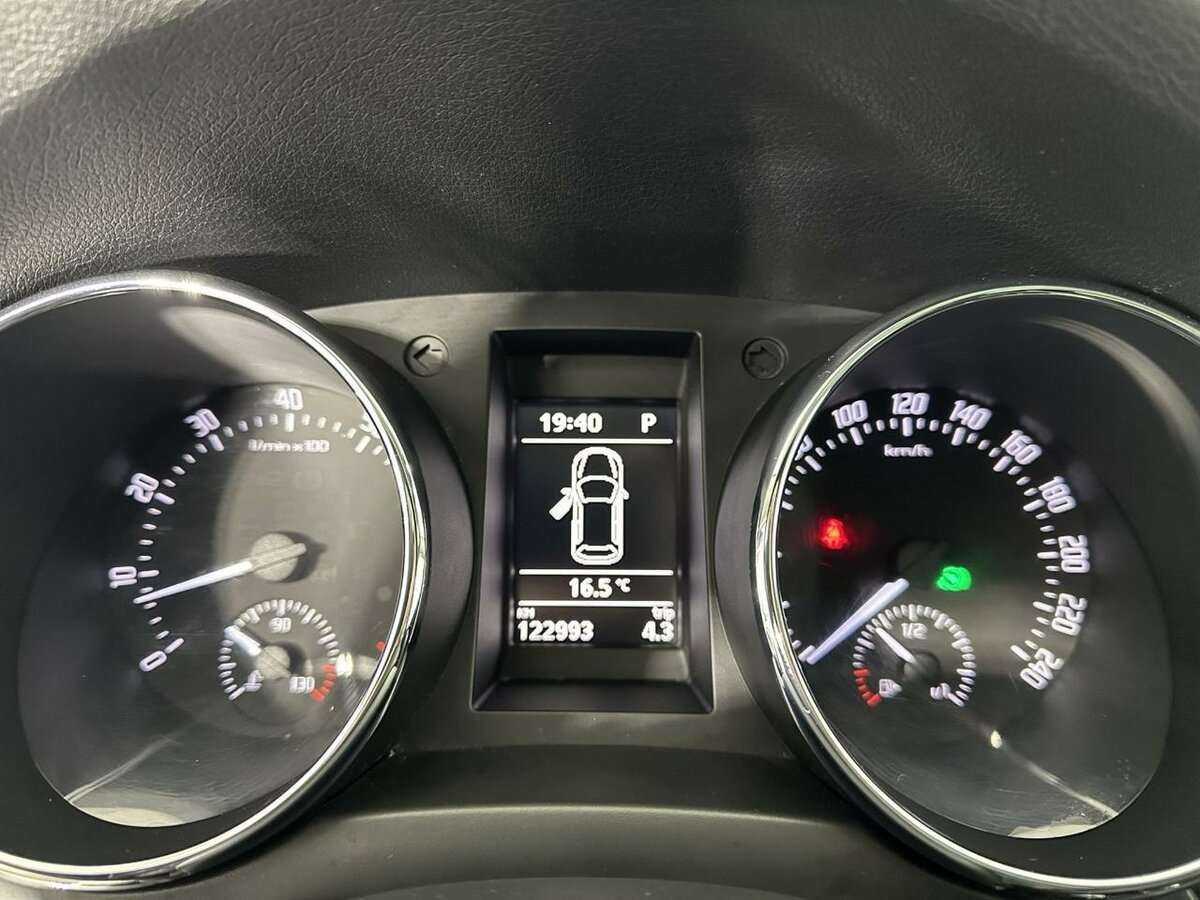 Skoda Yeti с пробегом — 2012 год. Фото: #10