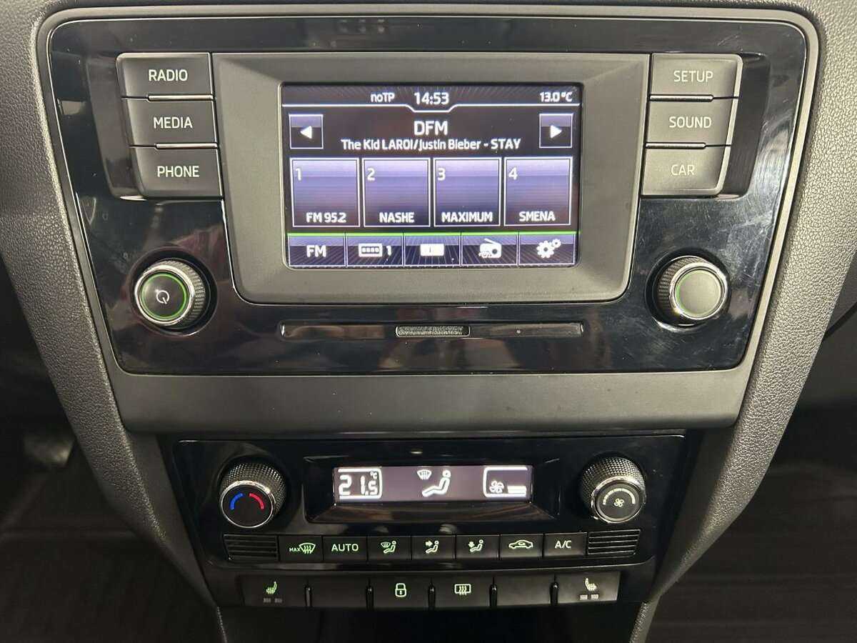 Skoda Rapid с пробегом — 2016 год. Фото: #11