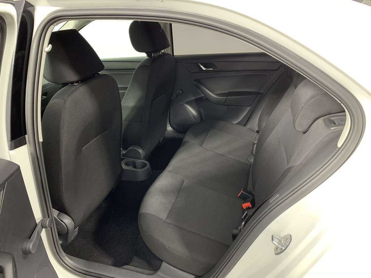 Skoda Rapid с пробегом — 2017 год. Фото: #11