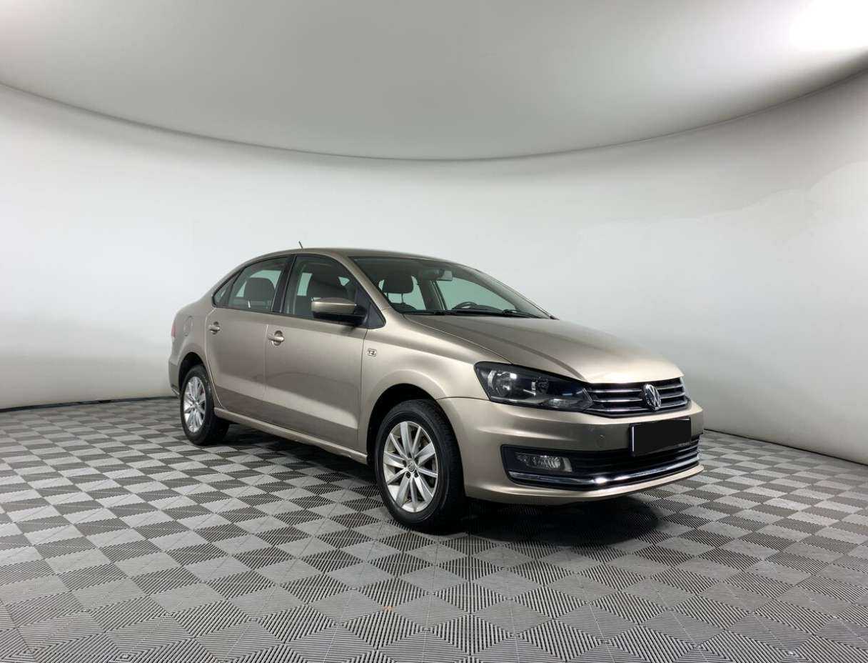 Volkswagen Polo с пробегом — 2015 год. Фото: #2