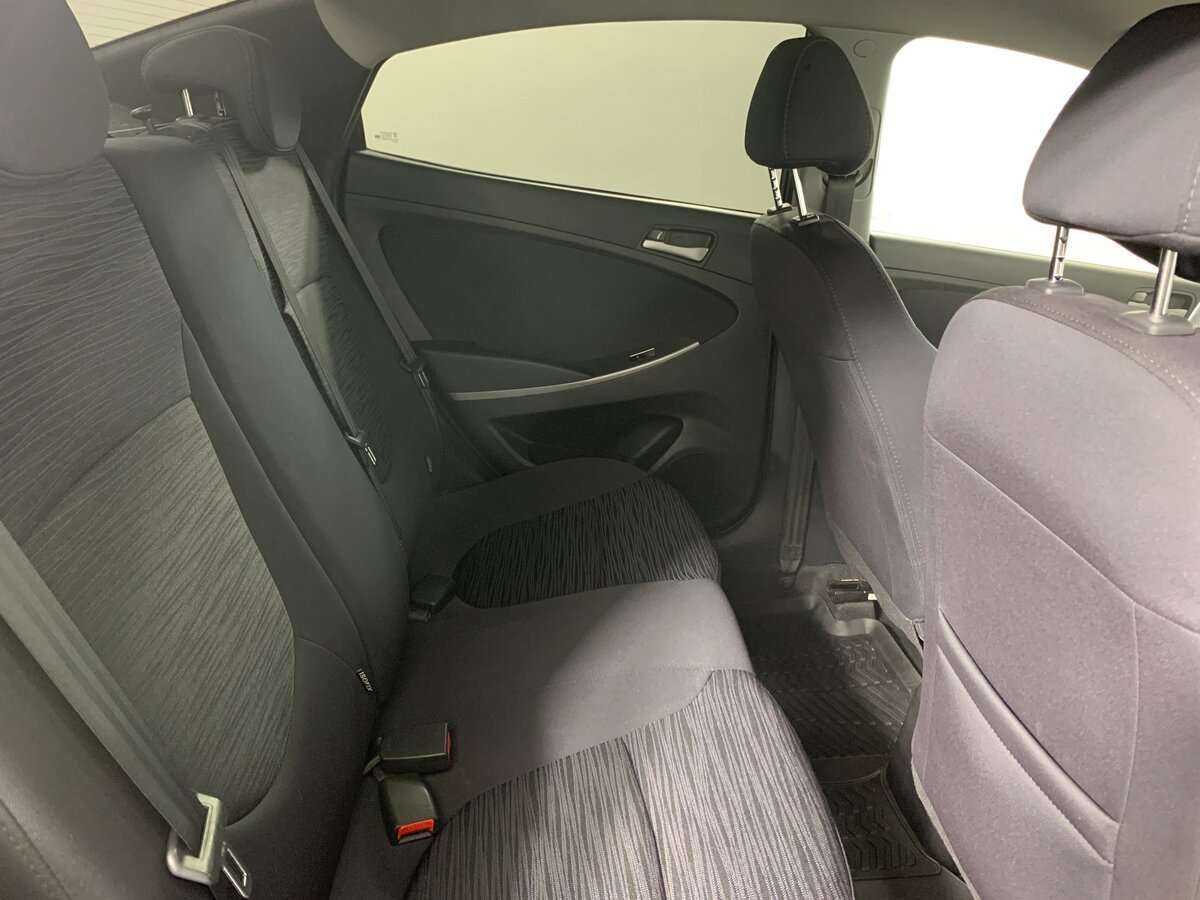 Hyundai Solaris с пробегом — 2014 год. Фото: #14