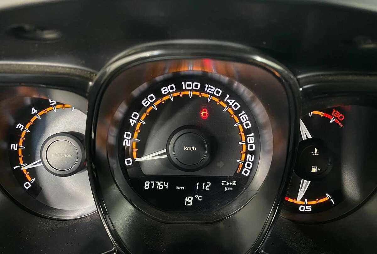 Lada (ВАЗ) Vesta с пробегом — 2019 год. Фото: #9