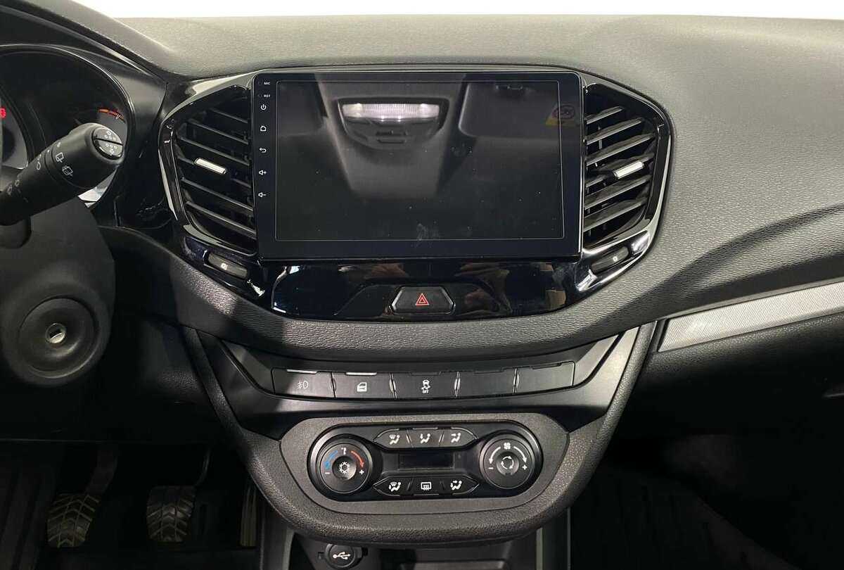 Lada (ВАЗ) Vesta с пробегом — 2019 год. Фото: #11