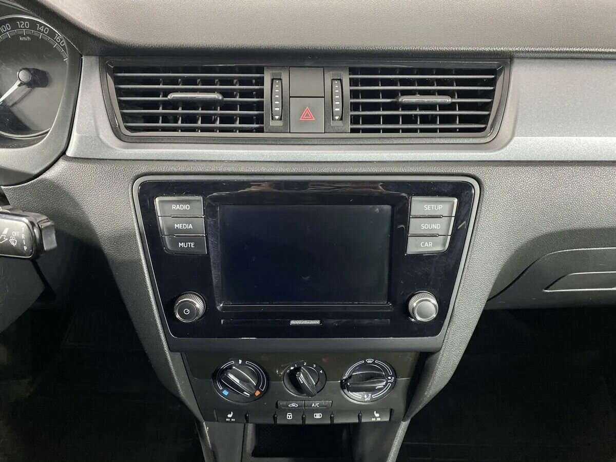 Skoda Rapid с пробегом — 2018 год. Фото: #13