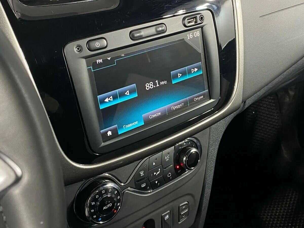 Renault Sandero с пробегом — 2021 год. Фото: #16