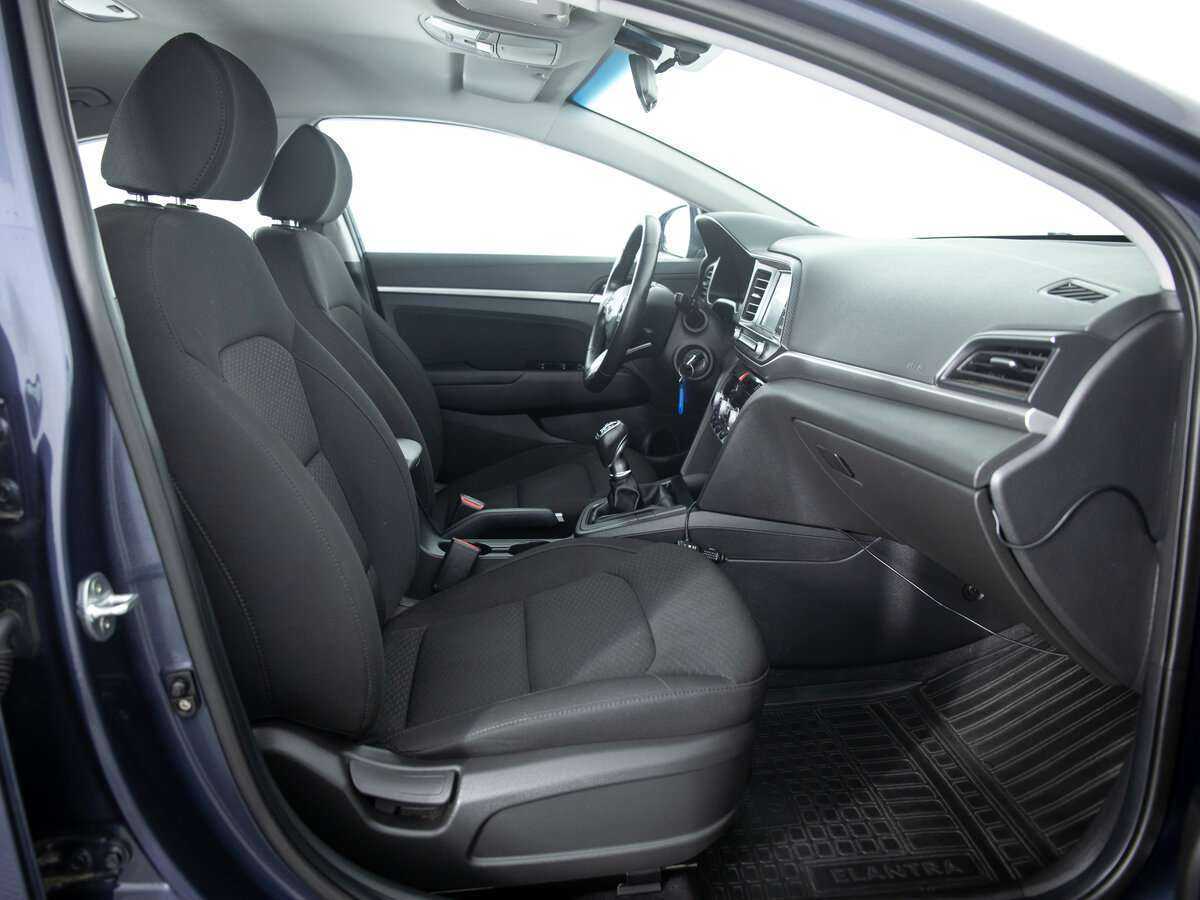 Hyundai Elantra с пробегом — 2020 год. Фото: #19