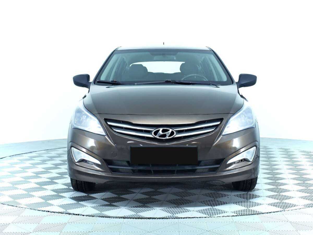 Hyundai Solaris с пробегом — 2015 год. Фото: #1