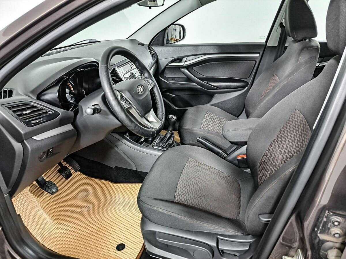 Lada (ВАЗ) Vesta с пробегом — 2019 год. Фото: #13