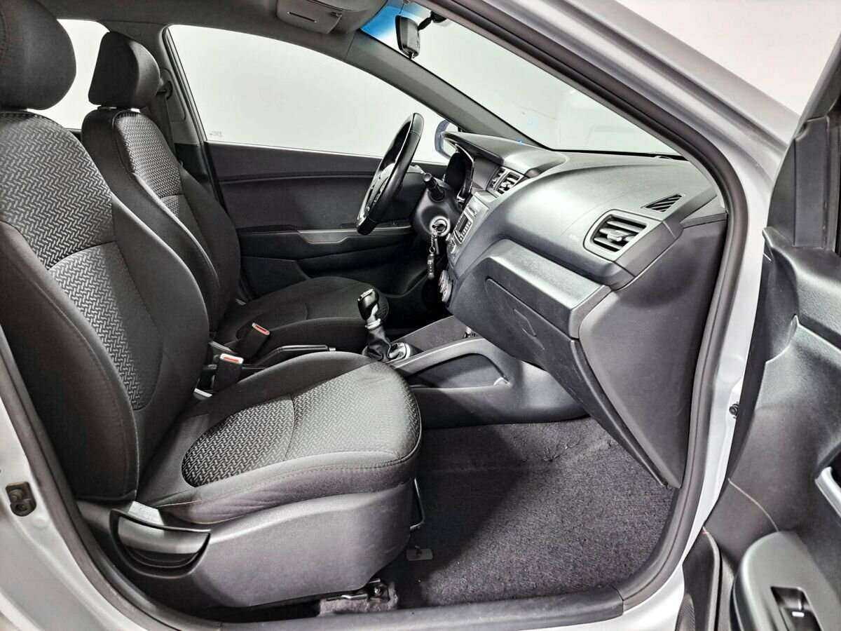 Kia Rio с пробегом — 2015 год. Фото: #8