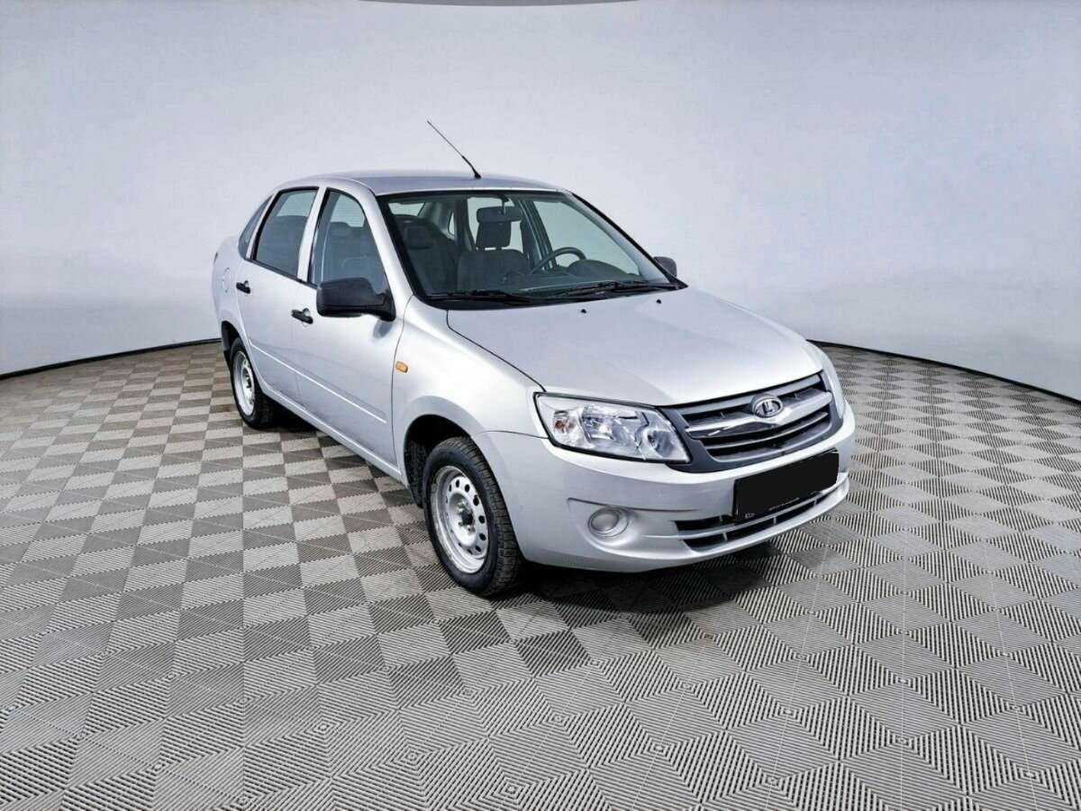 Lada (ВАЗ) Granta с пробегом — 2013 год. Фото: #2