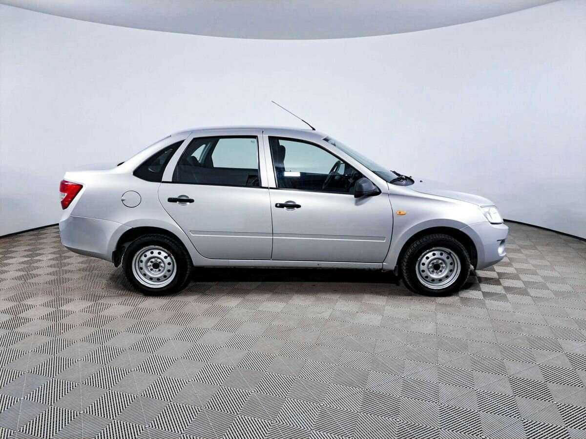 Lada (ВАЗ) Granta с пробегом — 2013 год. Фото: #3