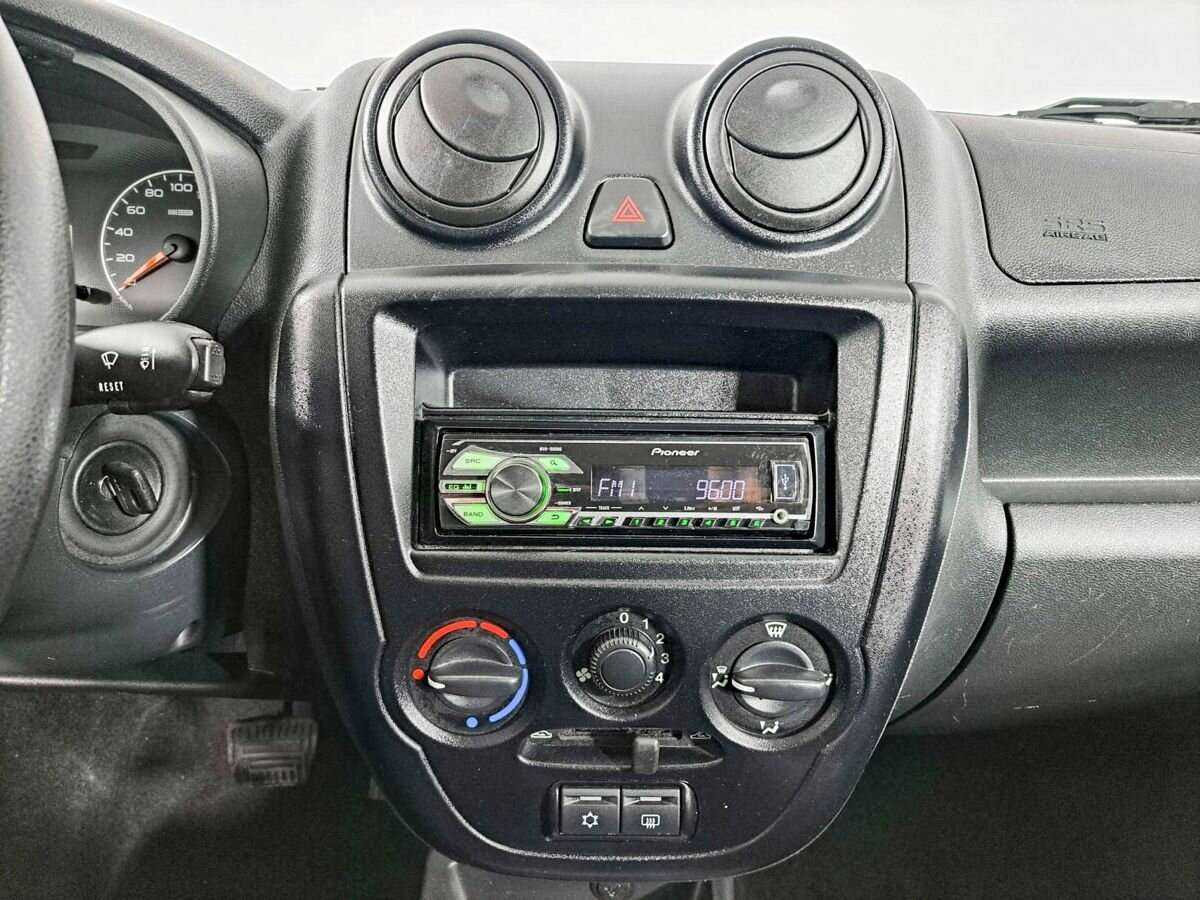 Lada (ВАЗ) Granta с пробегом — 2013 год. Фото: #12