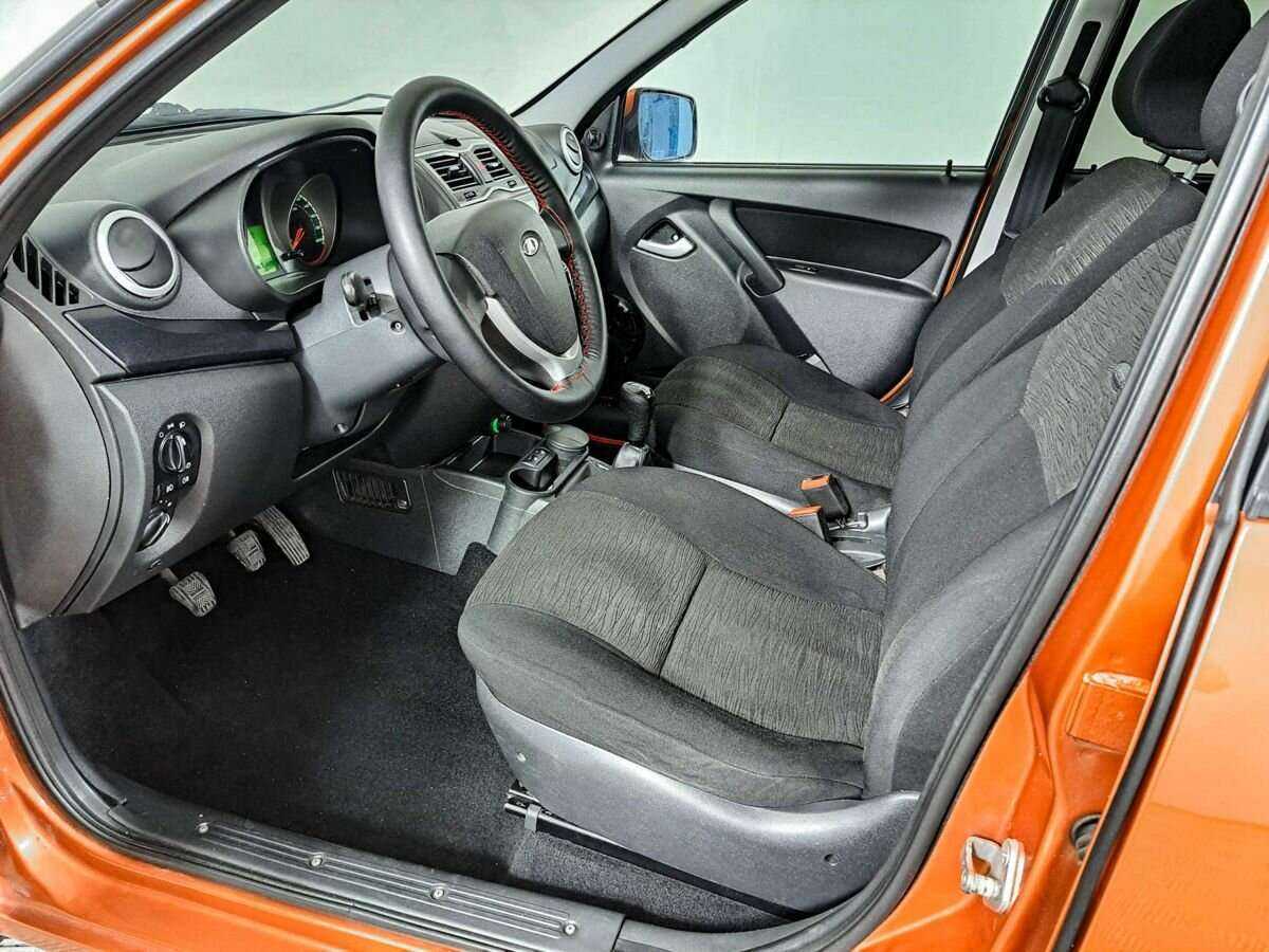 Lada (ВАЗ) Kalina с пробегом — 2013 год. Фото: #15