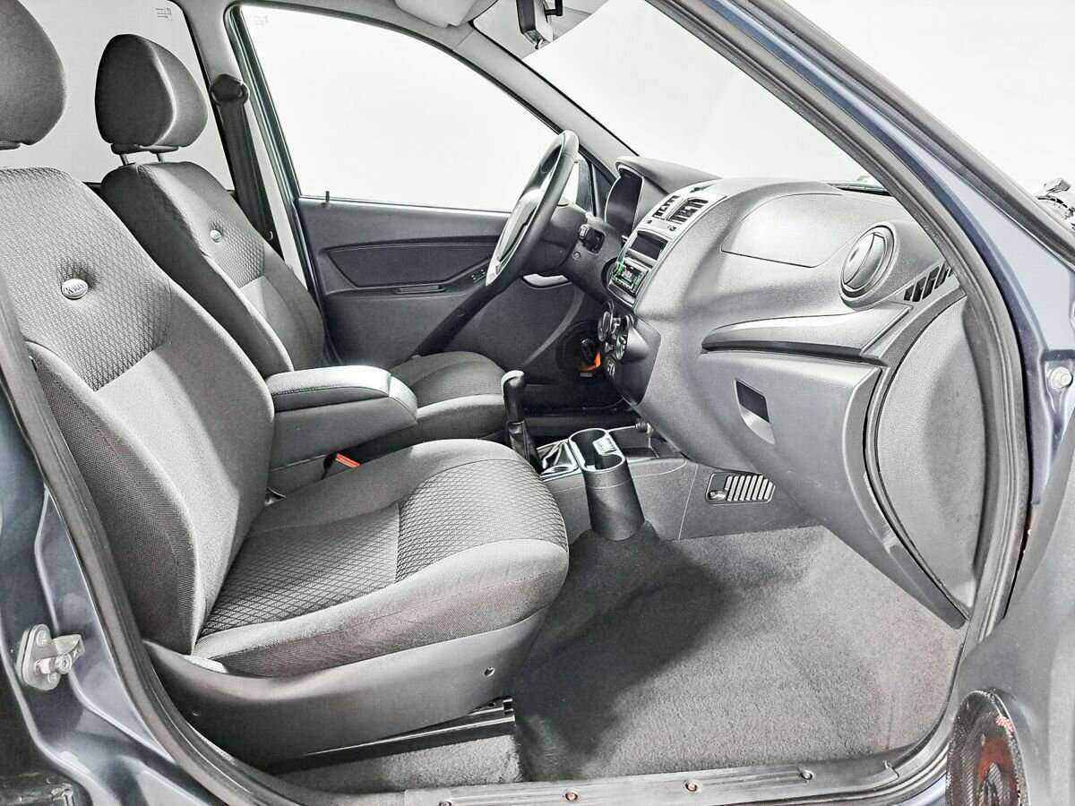 Lada (ВАЗ) Kalina с пробегом — 2015 год. Фото: #8