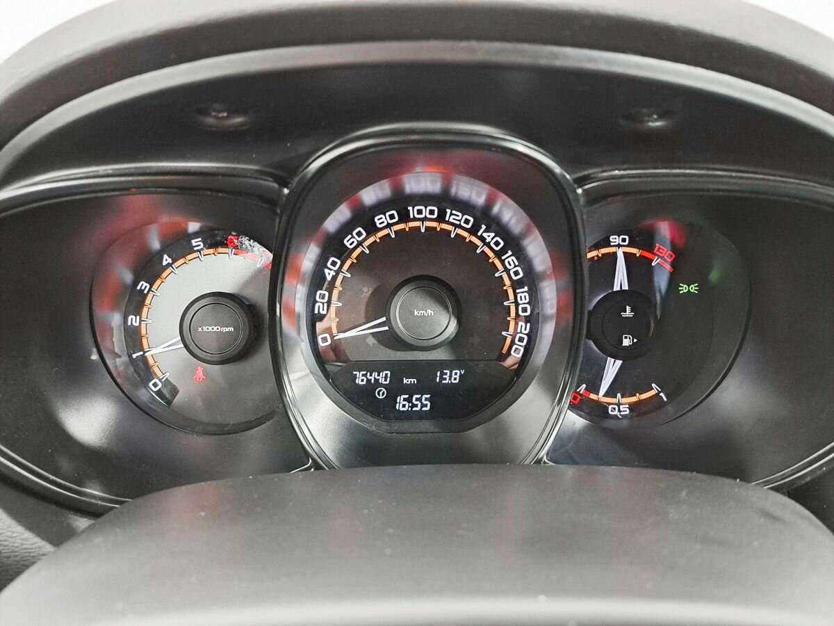 Lada (ВАЗ) Vesta с пробегом — 2020 год. Фото: #10