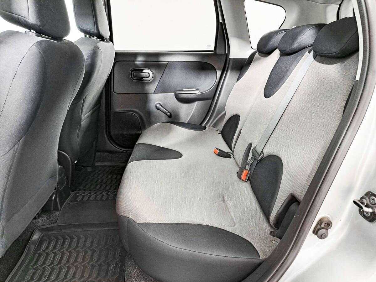 Nissan Note с пробегом — 2012 год. Фото: #9