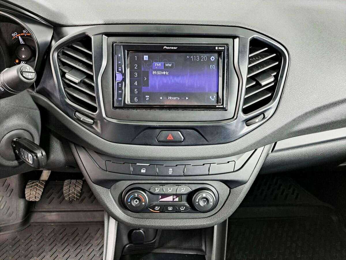 Lada (ВАЗ) Vesta с пробегом — 2017 год. Фото: #12