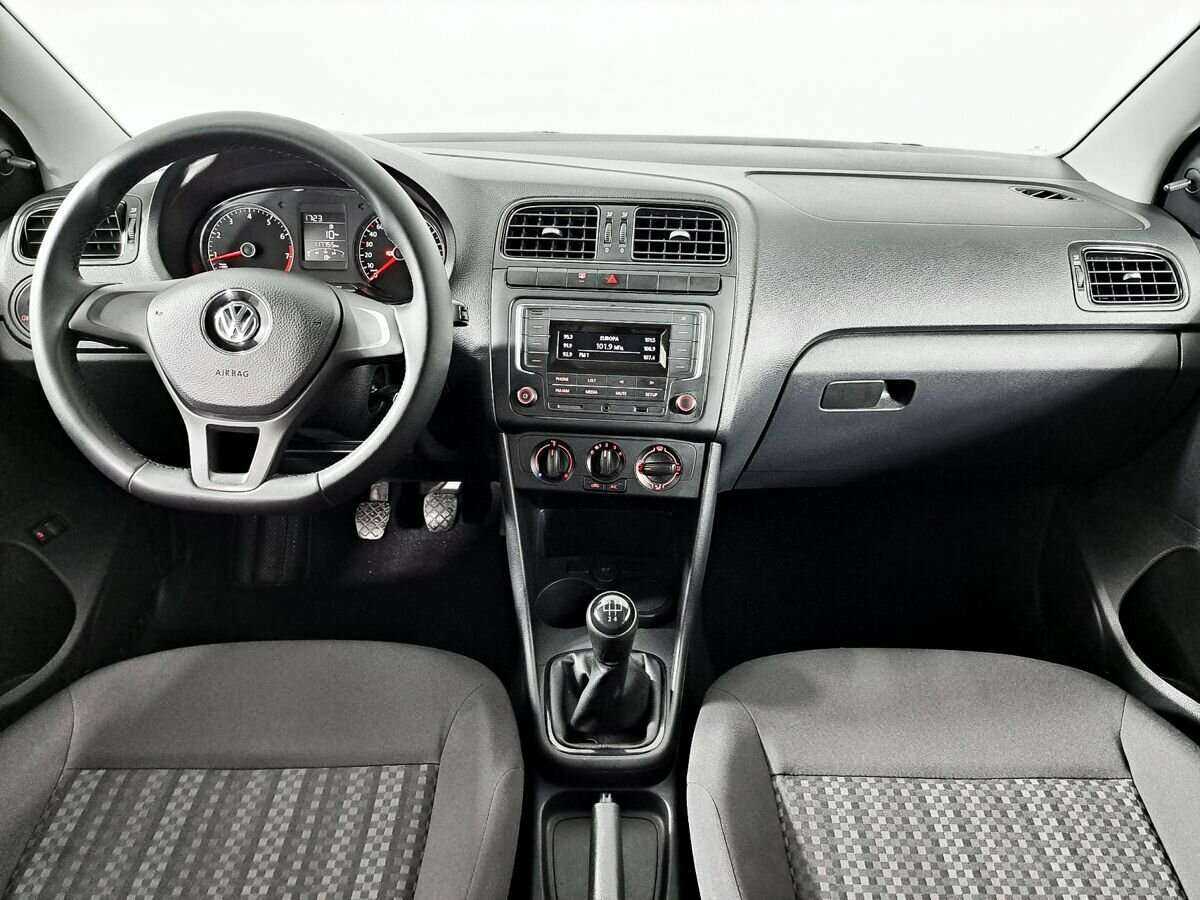 Volkswagen Polo с пробегом — 2019 год. Фото: #13