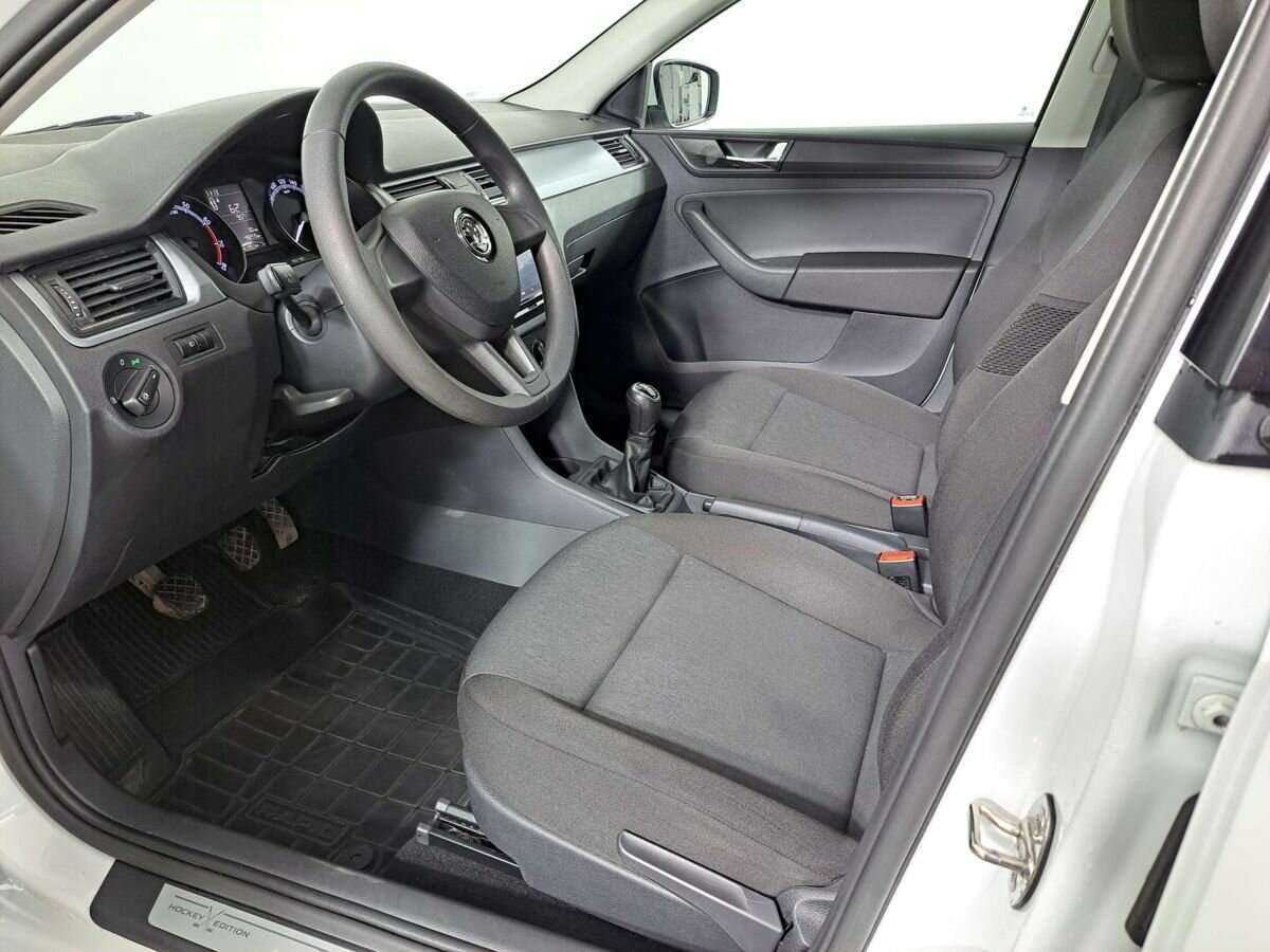 Skoda Rapid с пробегом — 2018 год. Фото: #13